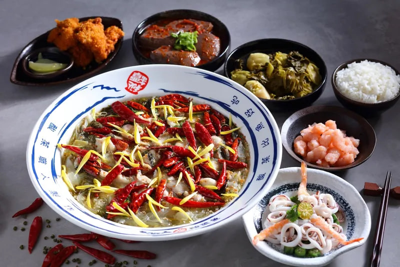 ไม่ต้องไปไกลถึงไต้หวันกลาง! Diāo Mín Suān Cài Yú เข้ายึดตลาดเกาสงแล้ว เปิดร้านใหญ่ที่สุดในประเทศไทยที่ “ร้านไทเปฟู่หยู (Kaohsiung Fuyu Store)”